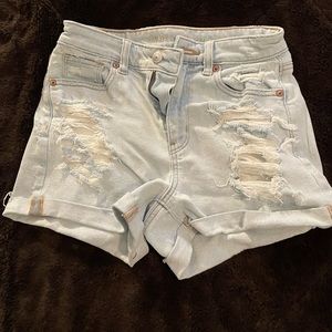 American Eagle light wash high waisted Mom Short Size 0